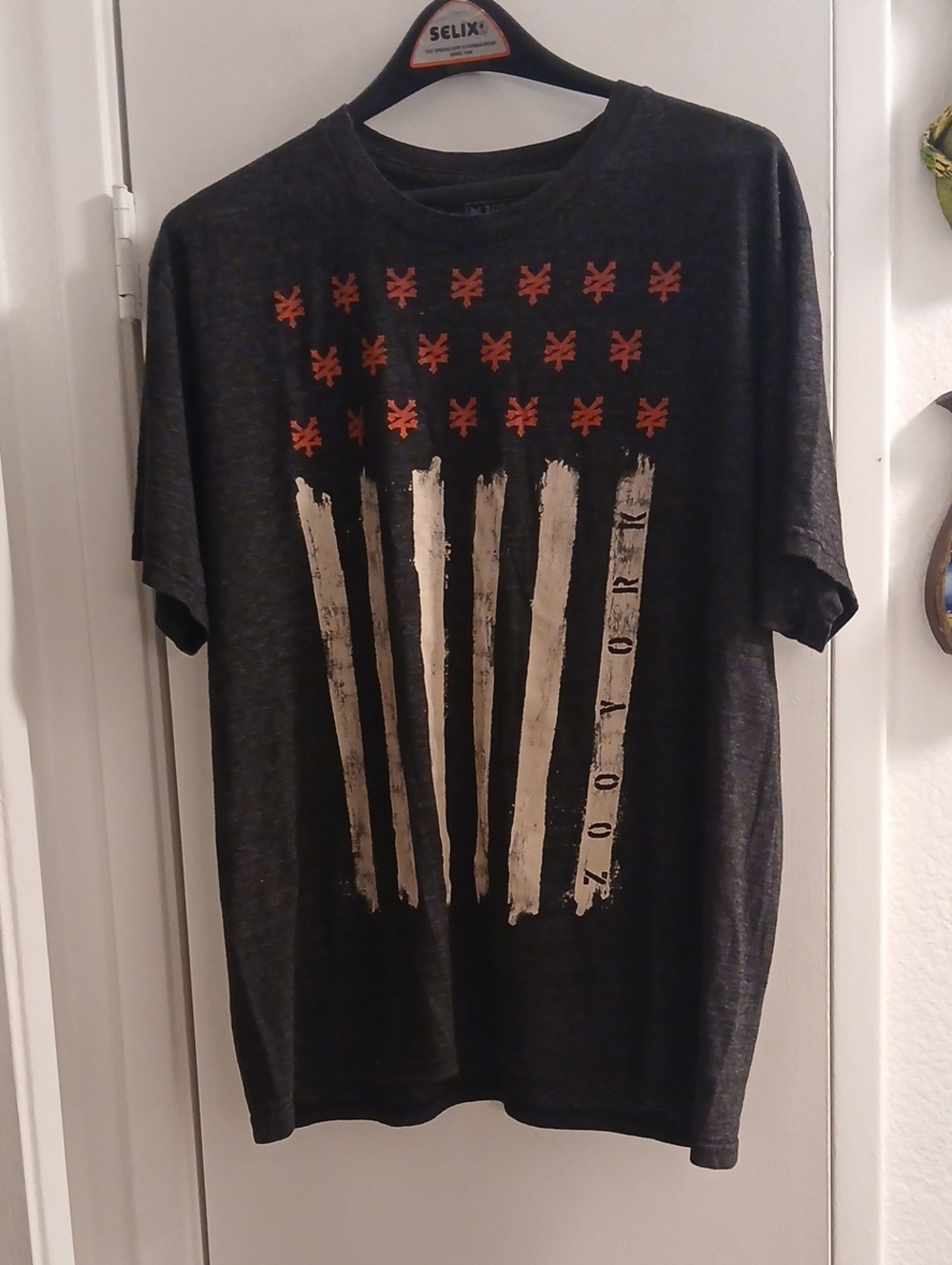 Men's Zoo York  Dark Gray / Black Graphic Tee with Distressed Flag Print Large